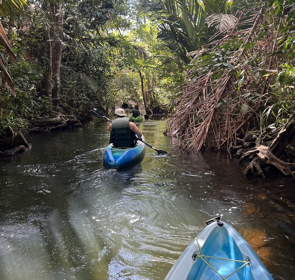 kayaking in costa rica
